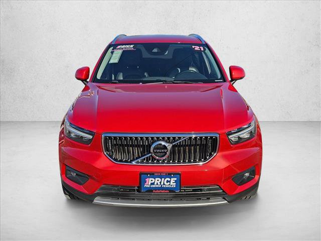 Used 2021 Volvo XC40 T4 Momentum FWD image 2