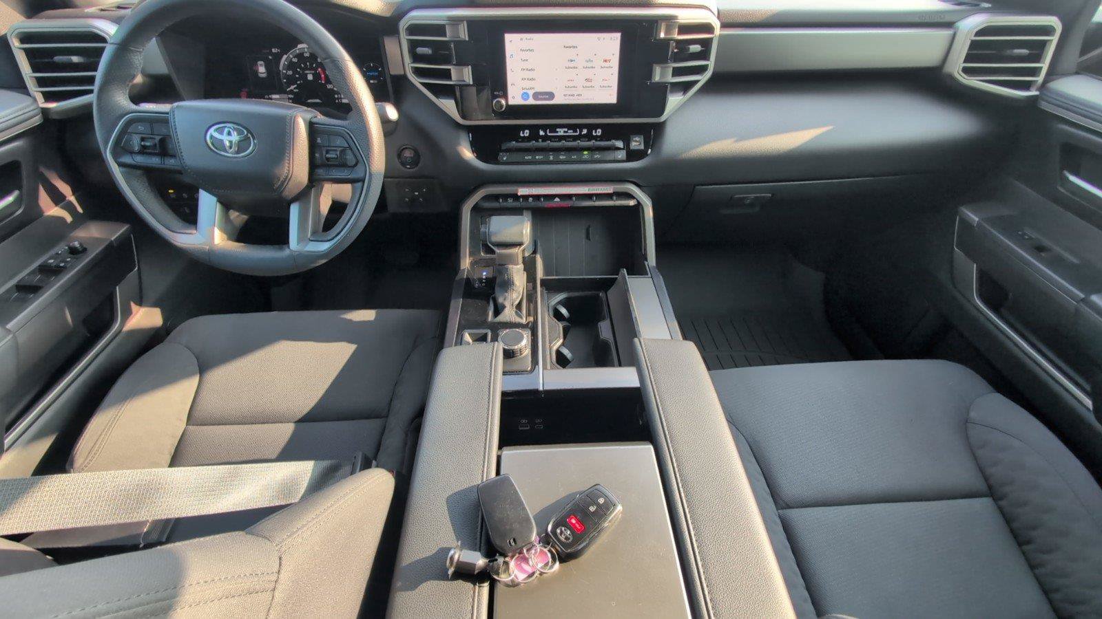 Used 2025 Toyota Sequoia SR5 AWD/4WD image 36