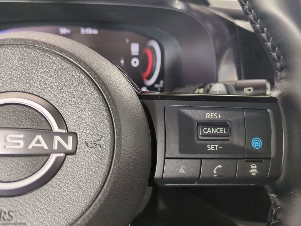 Used 2022 Nissan Pathfinder Platinum w/ Cargo Package image 33