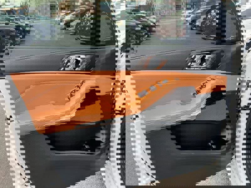 Used 2021 BMW X5 xDrive40i w/ M Sport Package AWD/4WD image 28