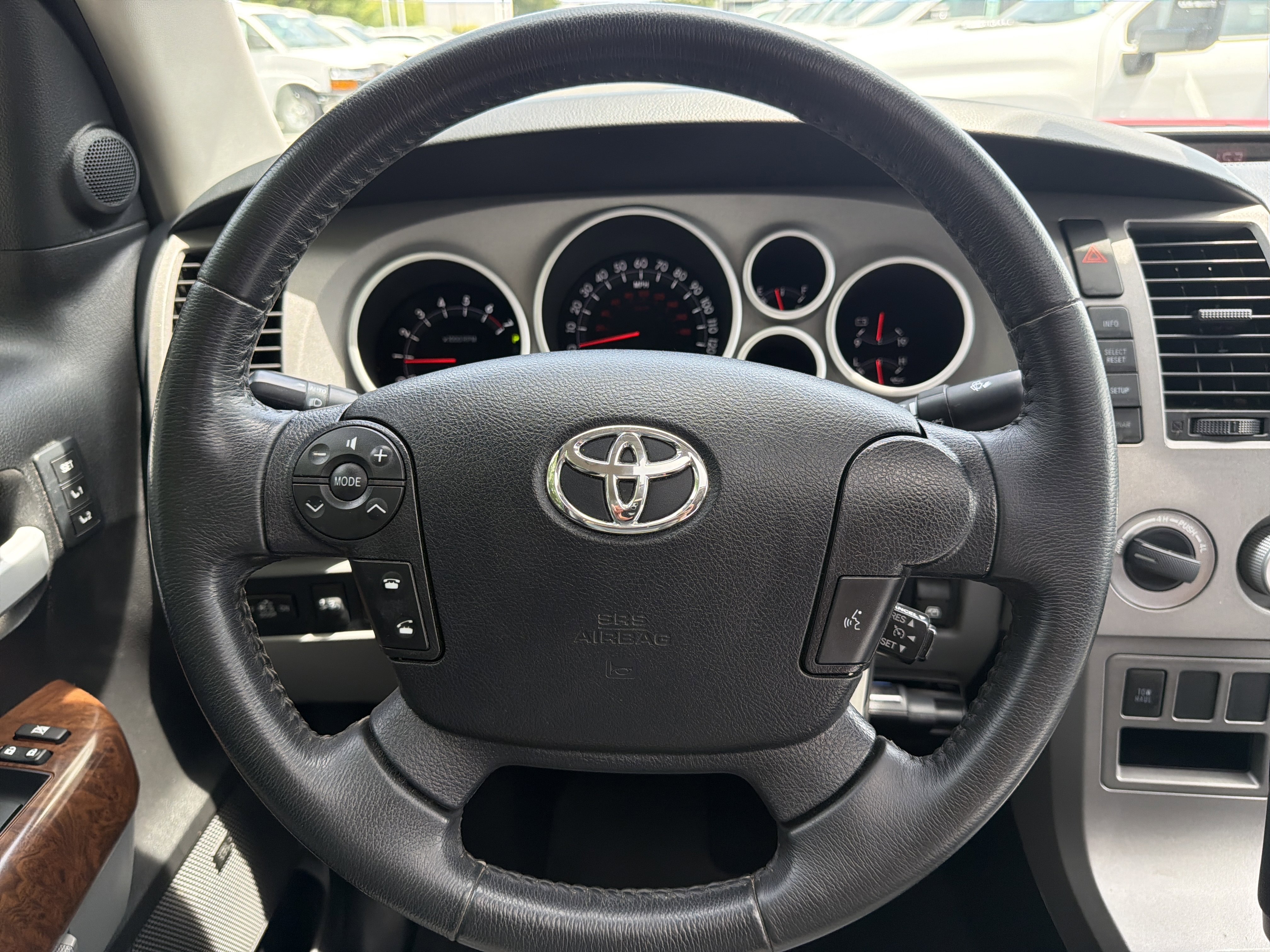 Used 2013 Toyota Tundra Limited w/ Memory Pkg AWD/4WD image 18