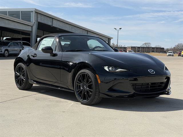 New 2026 MAZDA MX-5 Miata Club w/ Appearance Package RWD image 2