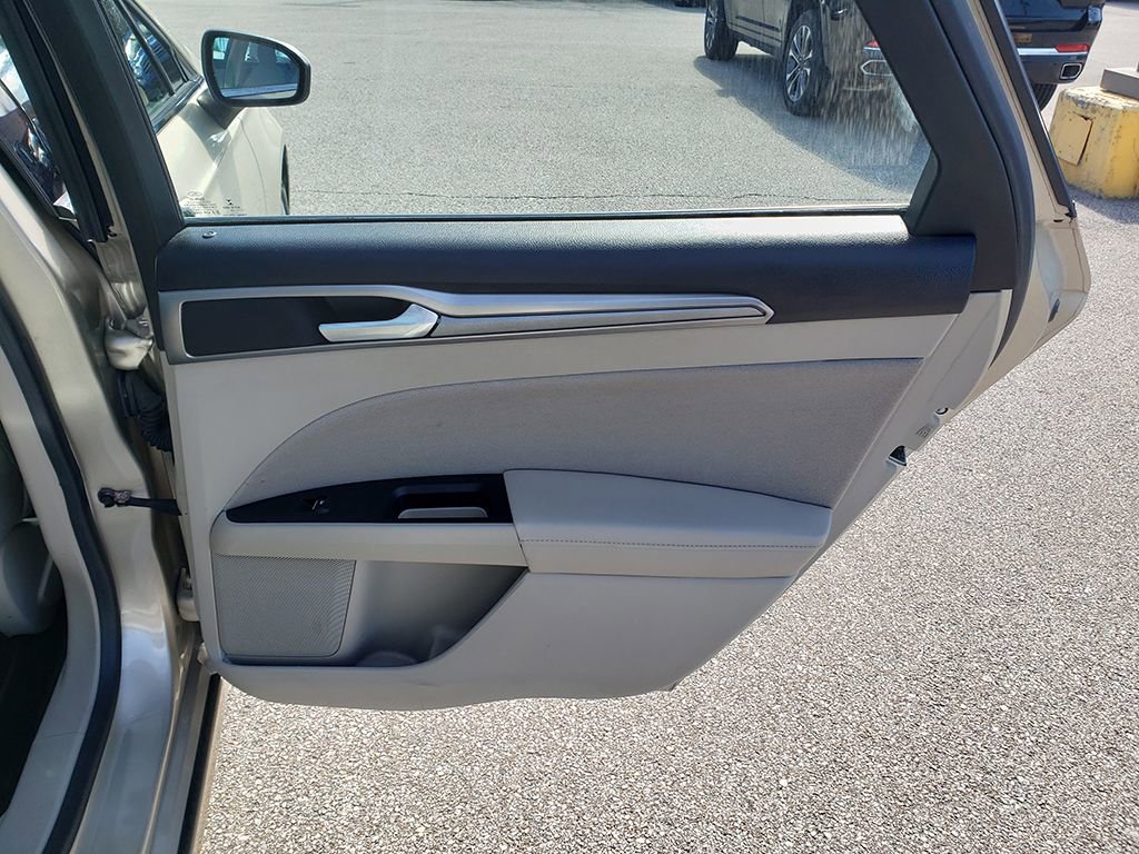 Certified 2019 Ford Fusion SE image 18