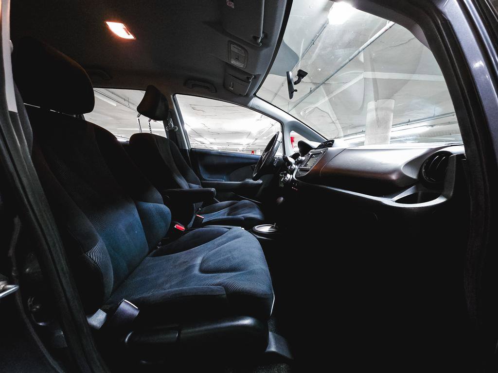 Used 2011 Honda Fit Sport image 31