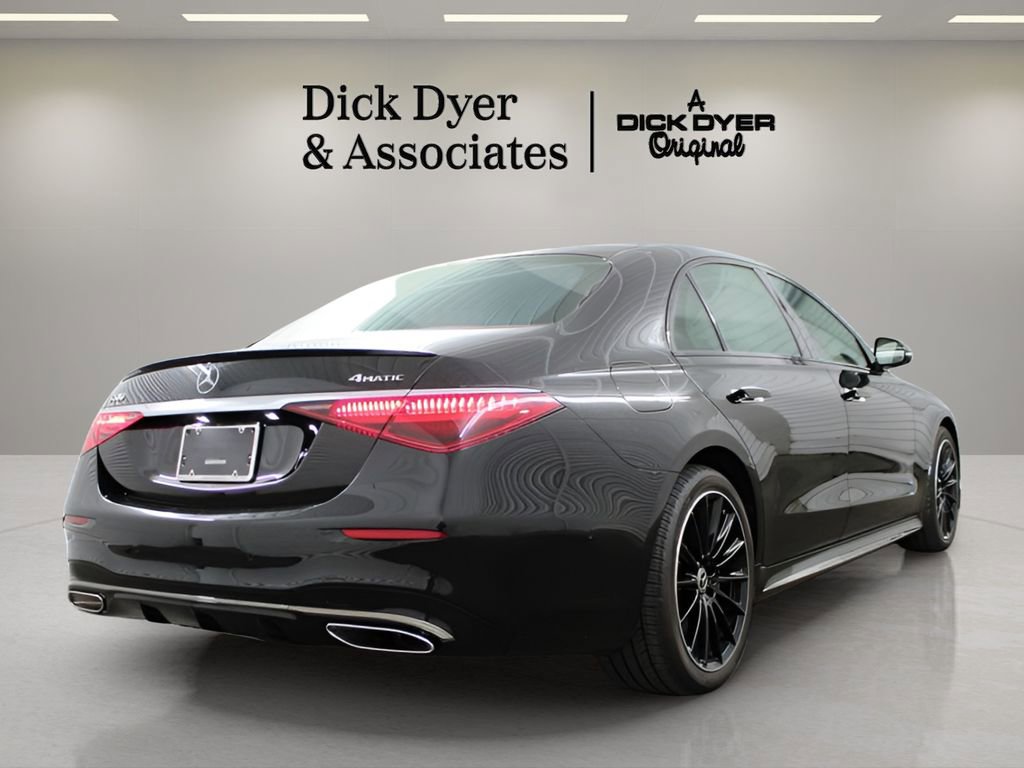 Used 2025 Mercedes-Benz S 580 4MATIC Sedan image 2