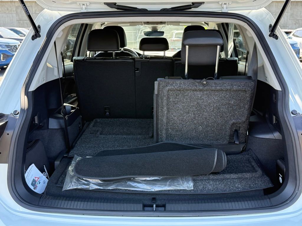 Used 2023 Volkswagen Tiguan SE image 10