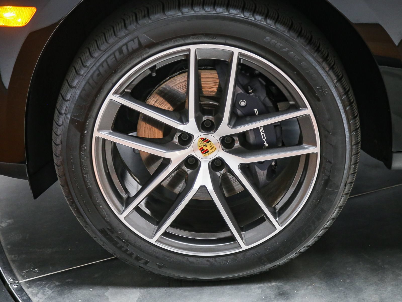 Certified 2026 Porsche Macan AWD/4WD image 13