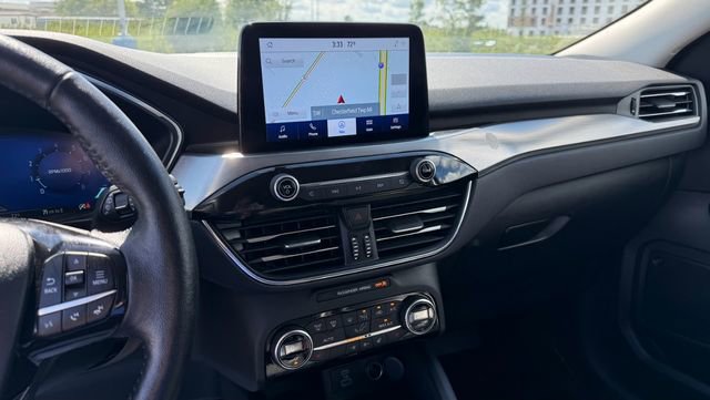 Used 2021 Ford Escape Titanium image 23