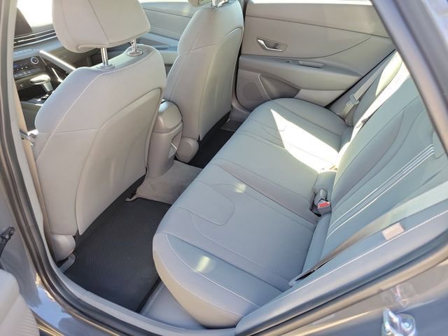 Certified 2025 Hyundai Elantra SEL image 19