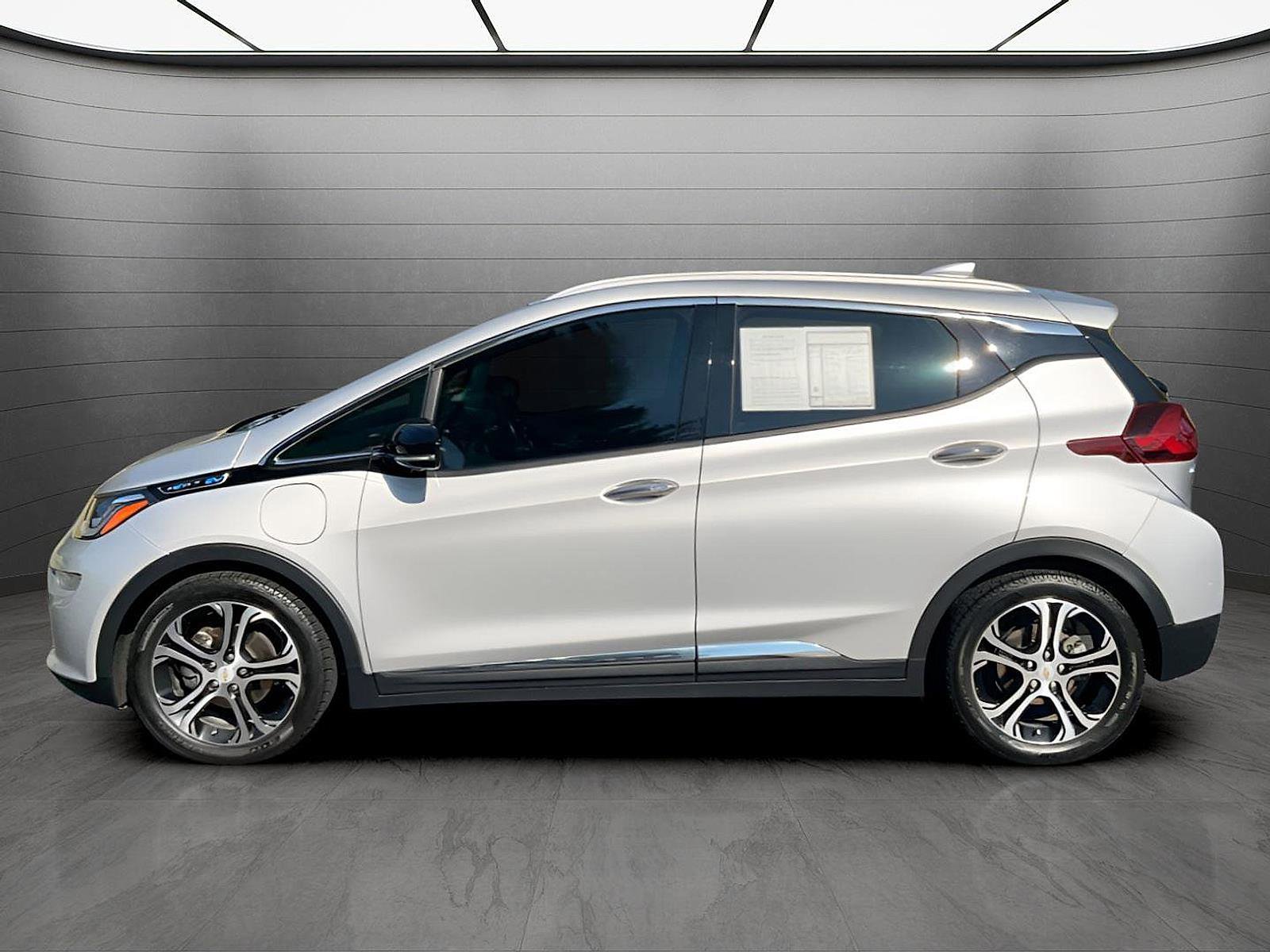 Used 2021 Chevrolet Bolt Premier w/ Infotainment Package image 3