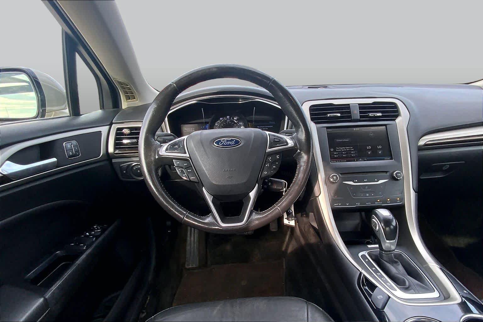 Used 2015 Ford Fusion SE w/ Equipment Group 202A FWD image 6