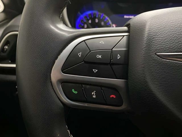 Used 2025 Chrysler Pacifica Select FWD image 33