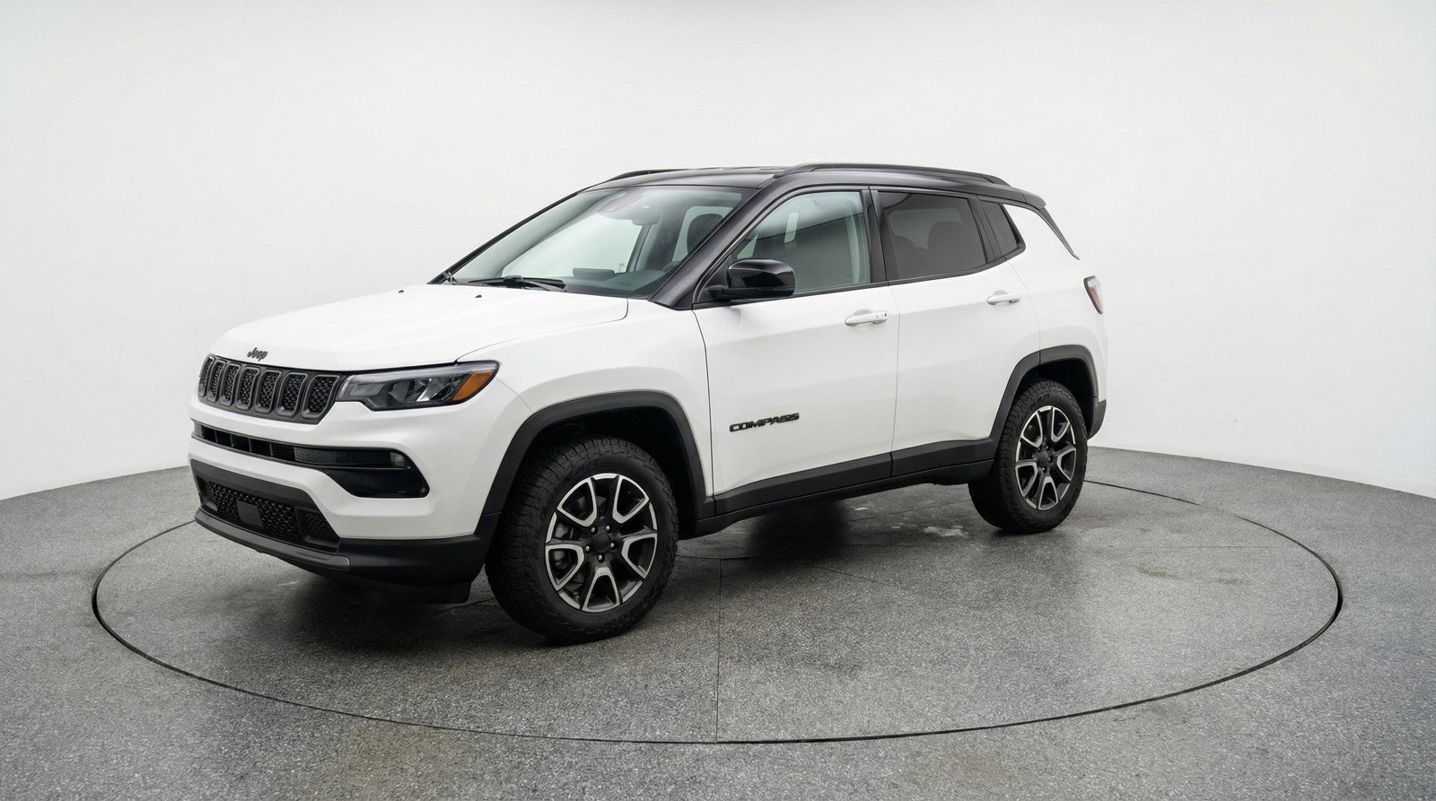 Used 2025 Jeep Compass Trailhawk AWD/4WD image 3