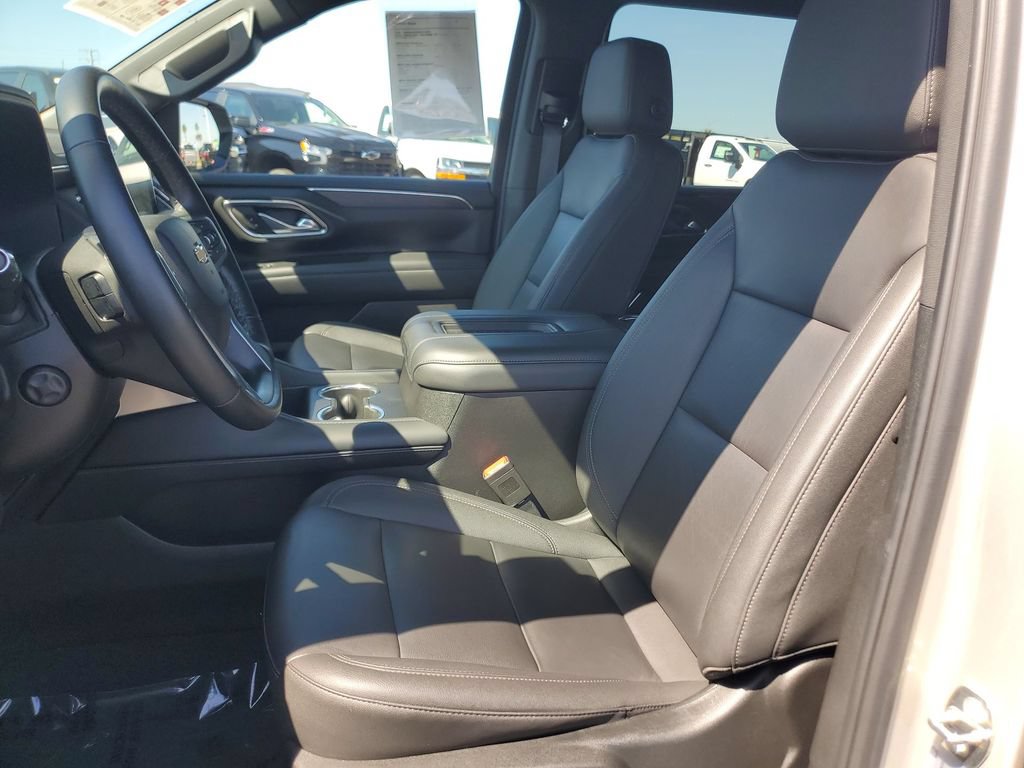 Used 2023 Chevrolet Suburban LT w/ Luxury Package AWD/4WD image 19