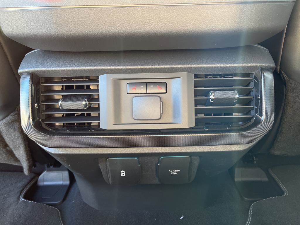 New 2023 Ford F150 Lightning Platinum image 23