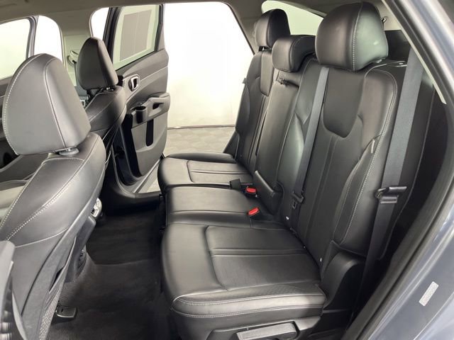 Used 2024 Kia Sorento S image 43