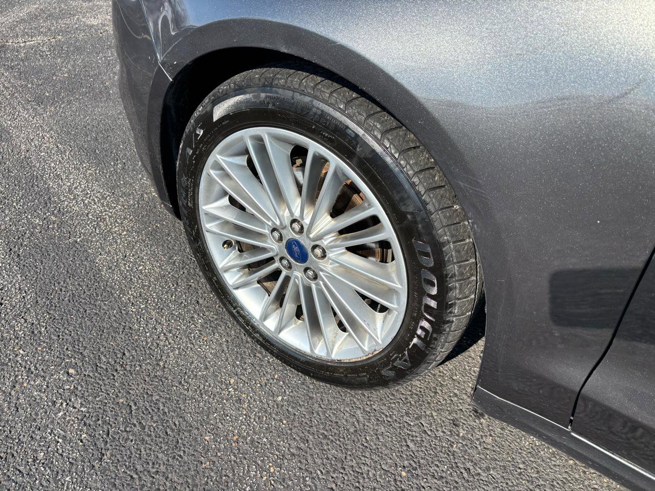 Used 2016 Ford Fusion SE w/ Equipment Group 202A image 12