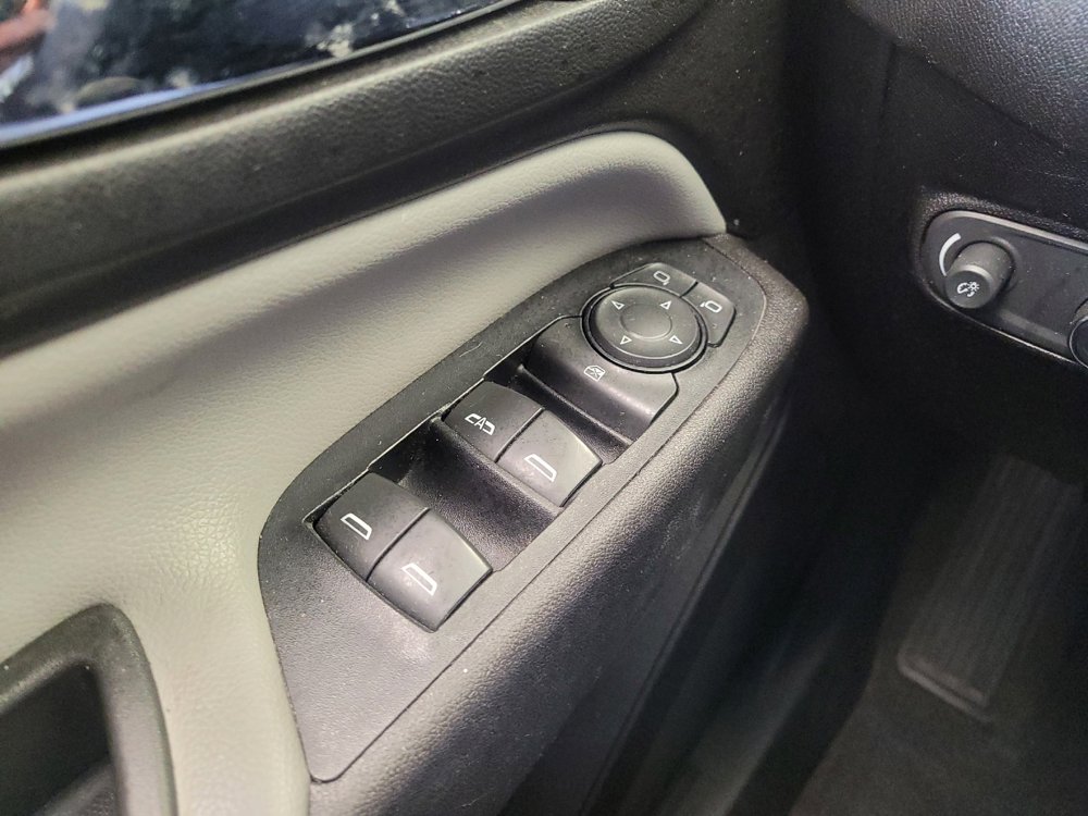 Used 2019 Chevrolet Equinox LS image 27