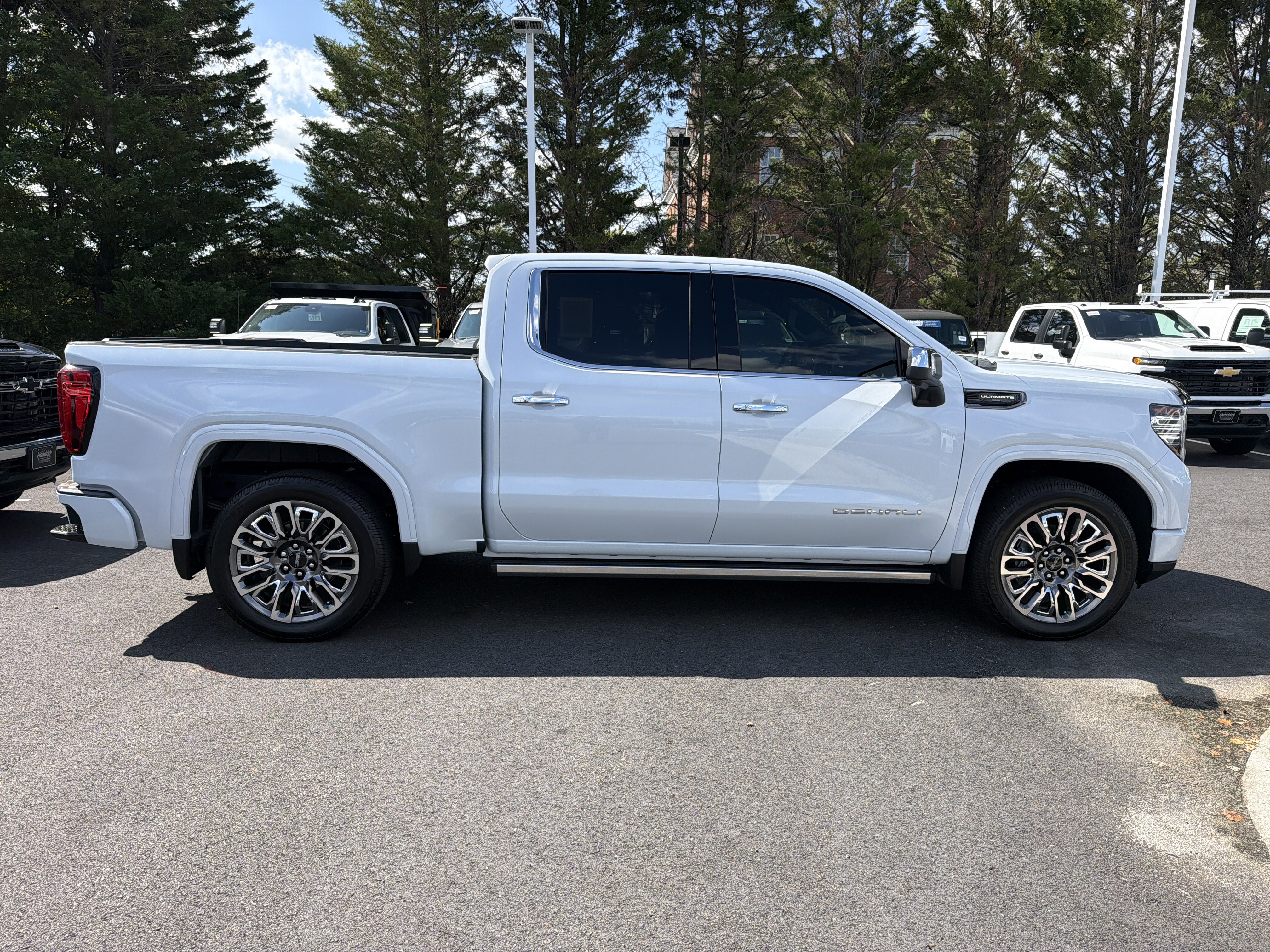Used 2026 GMC Sierra 1500 Denali Ultimate AWD/4WD image 11