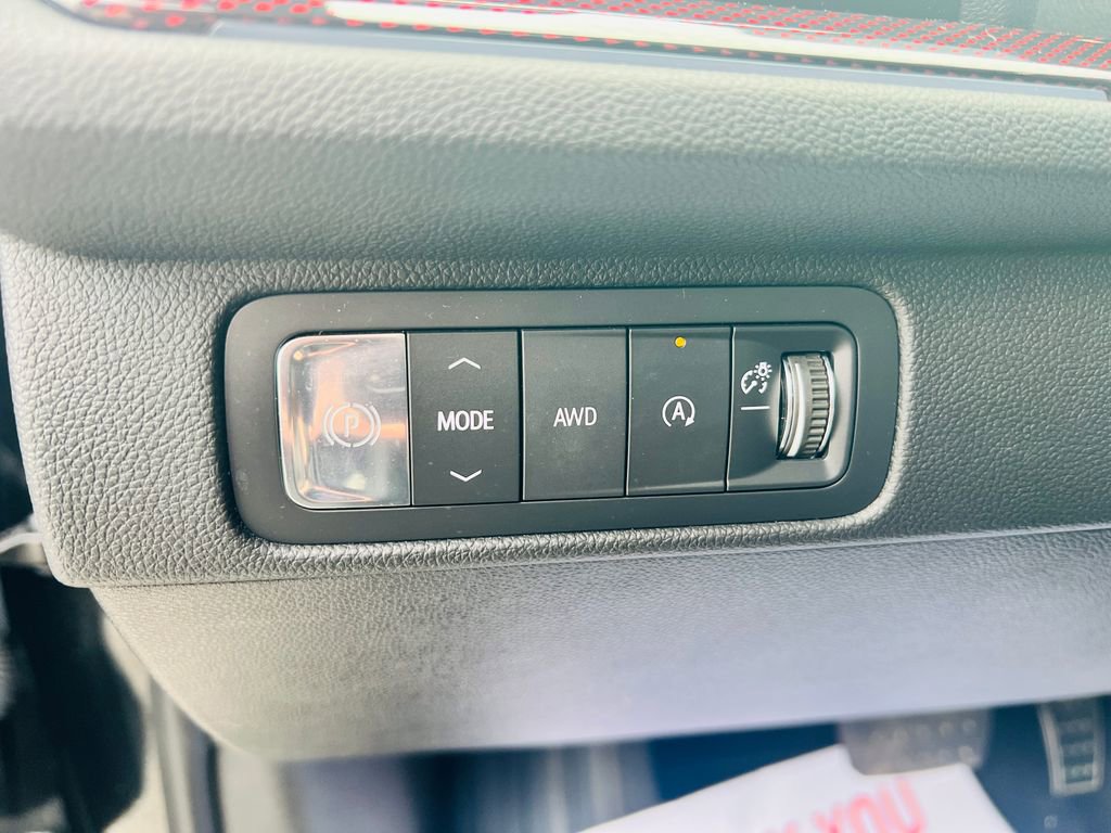 Used 2024 Chevrolet Traverse Z71 w/ Enhanced Driving Package AWD/4WD image 19