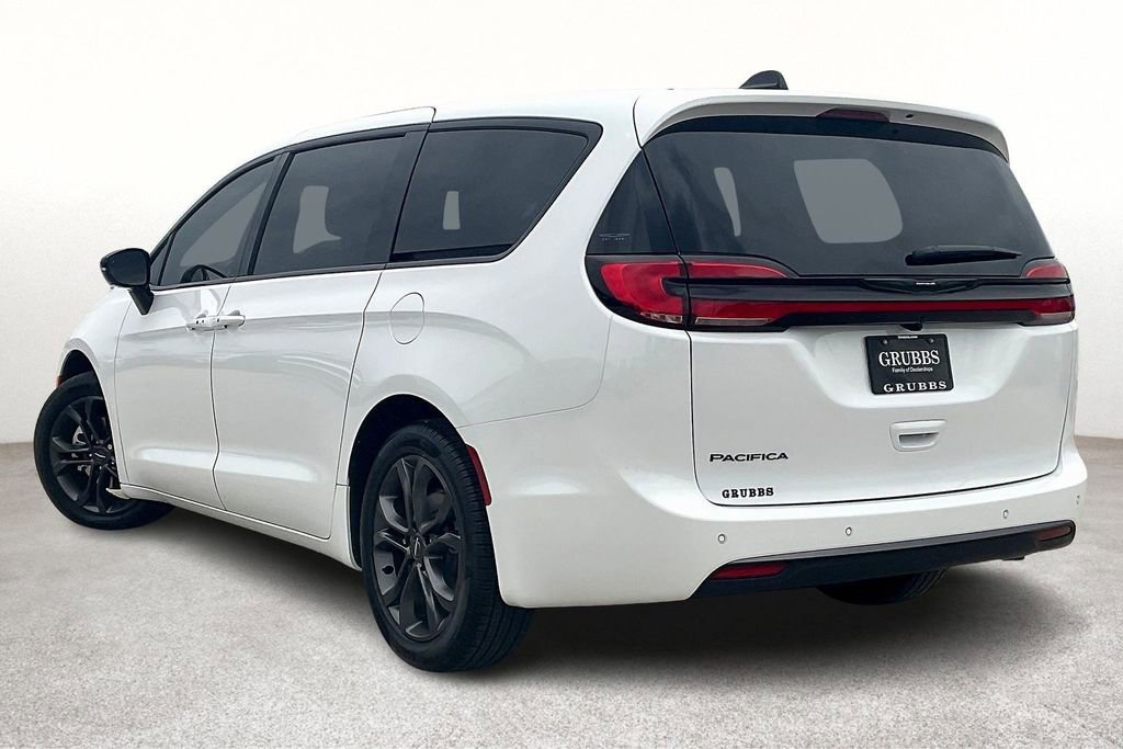New 2026 Chrysler Pacifica Select FWD image 4