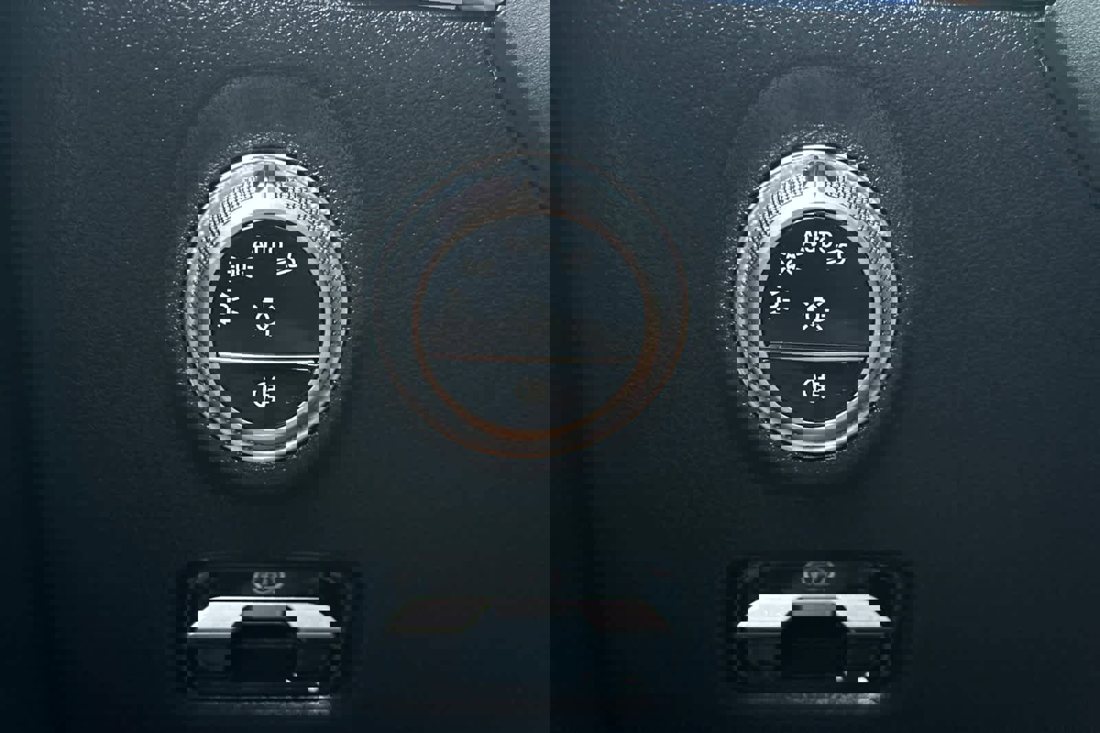 Used 2024 Mercedes-Benz CLE 300 4MATIC Coupe image 33