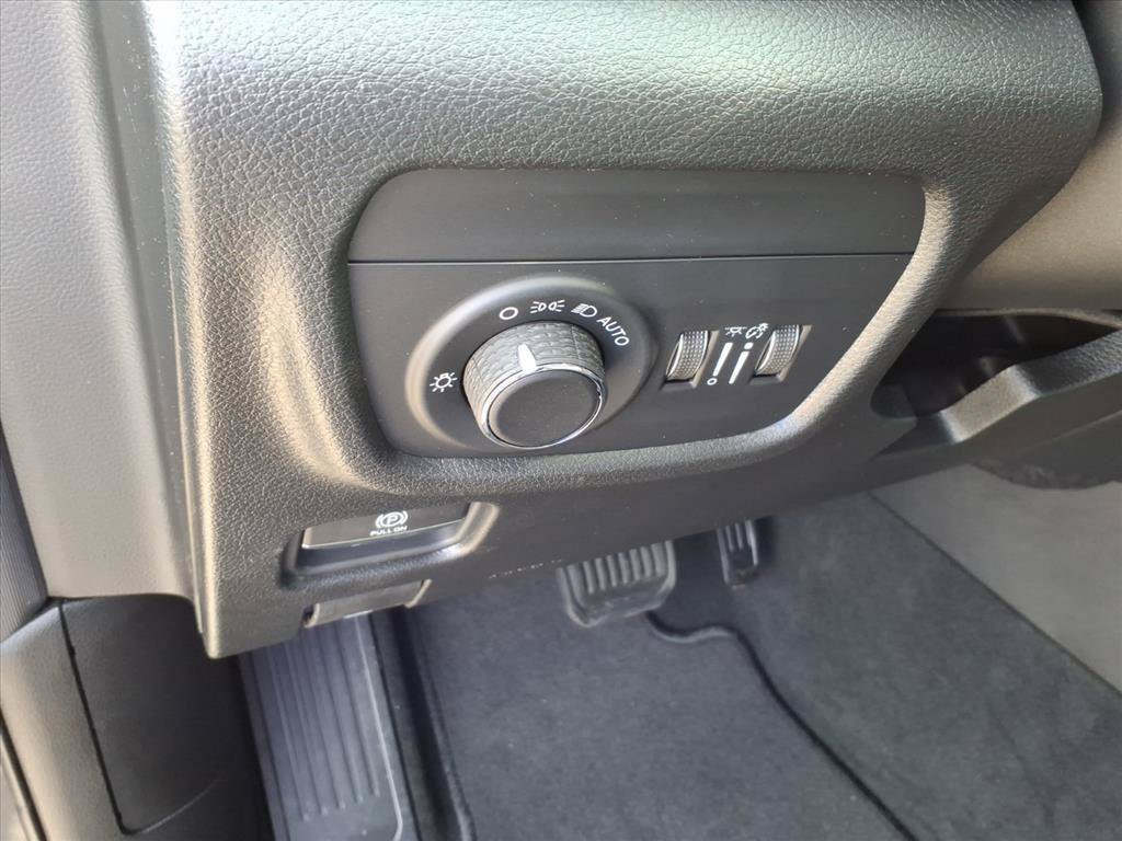 New 2026 Jeep Grand Cherokee Altitude AWD/4WD image 10