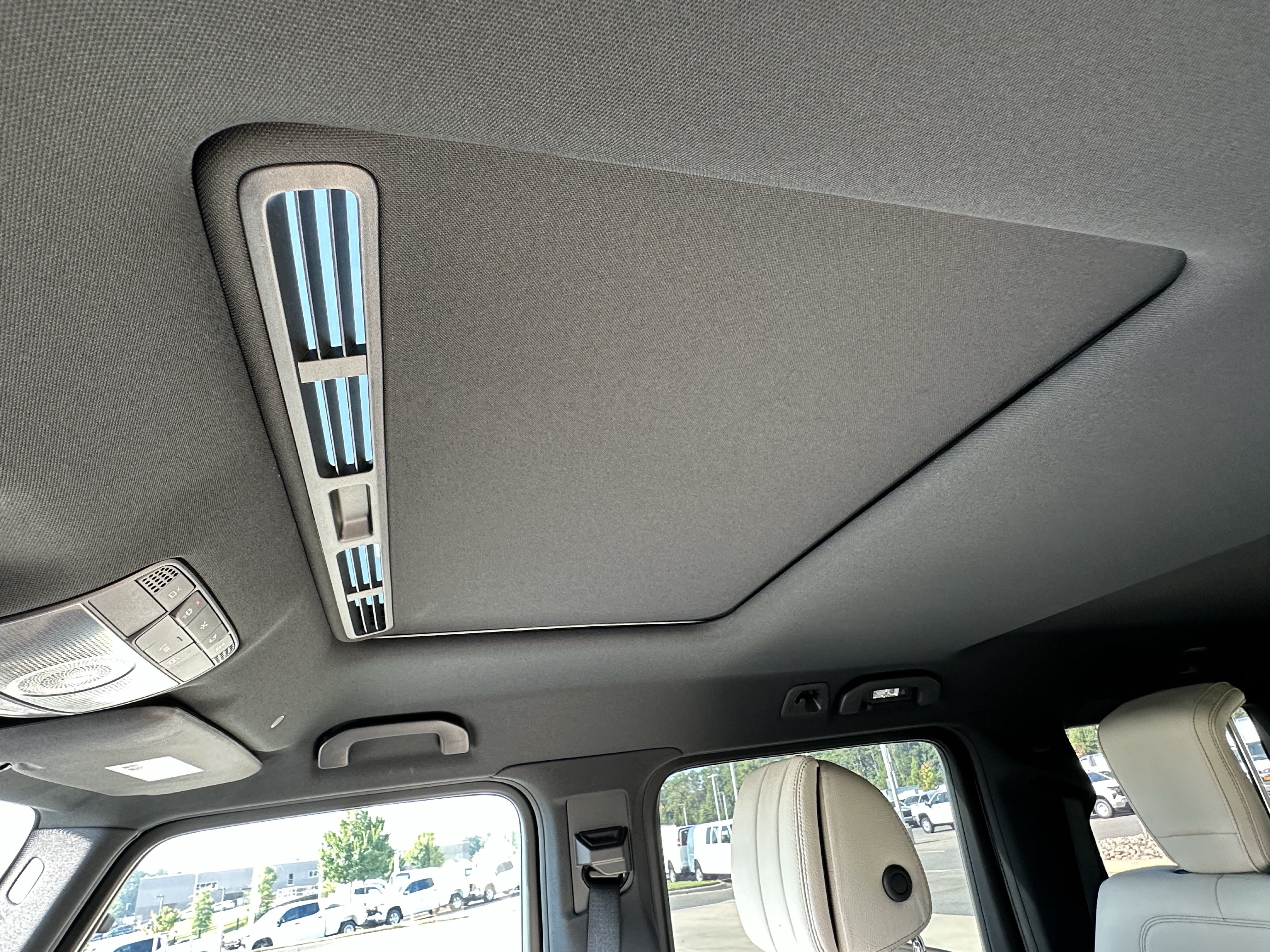 Used 2022 Mercedes-Benz G 550 image 24