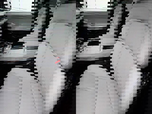 New 2025 Lincoln Navigator Reserve image 22