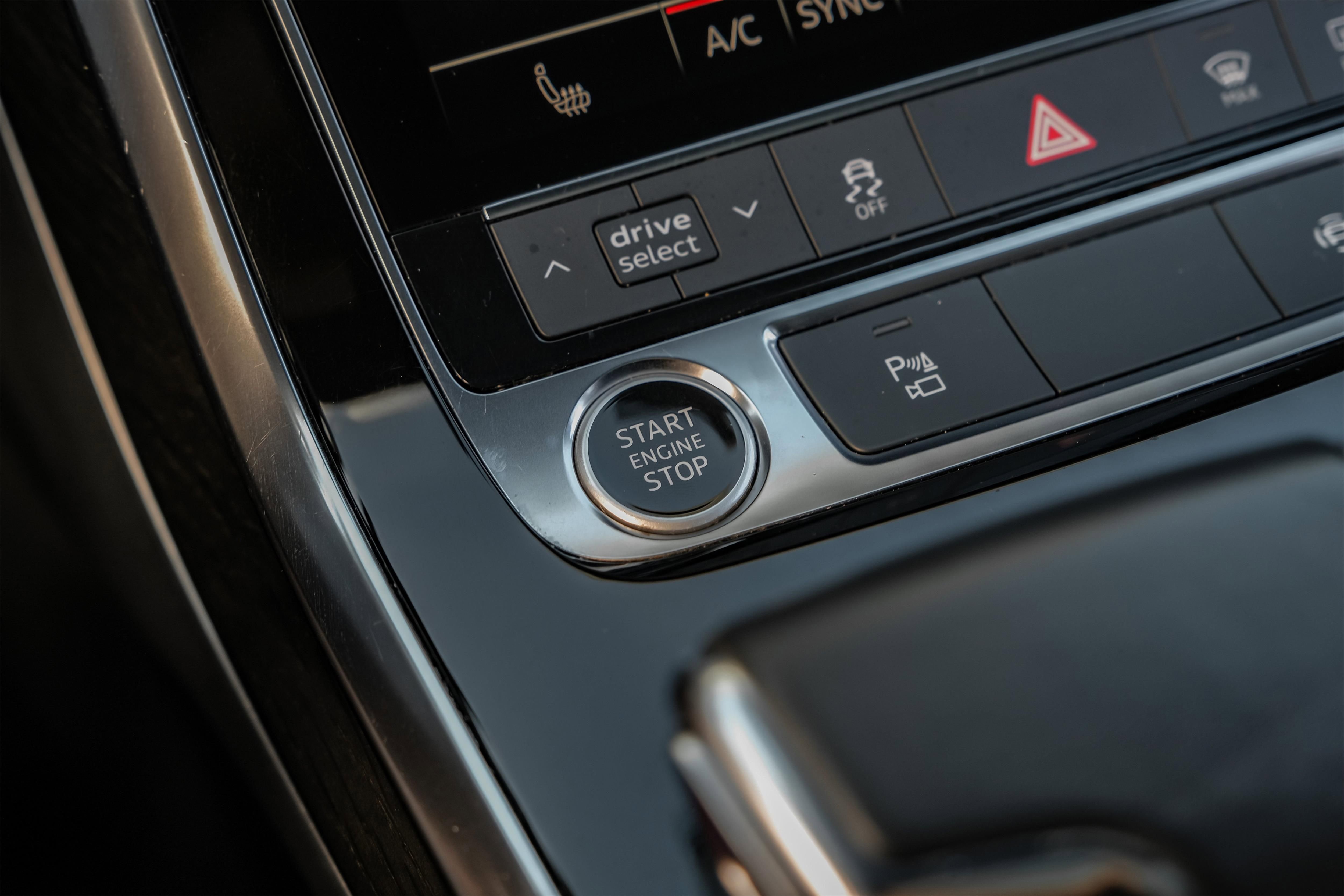 Used 2021 Audi Q8 Premium w/ Convenience Package image 22