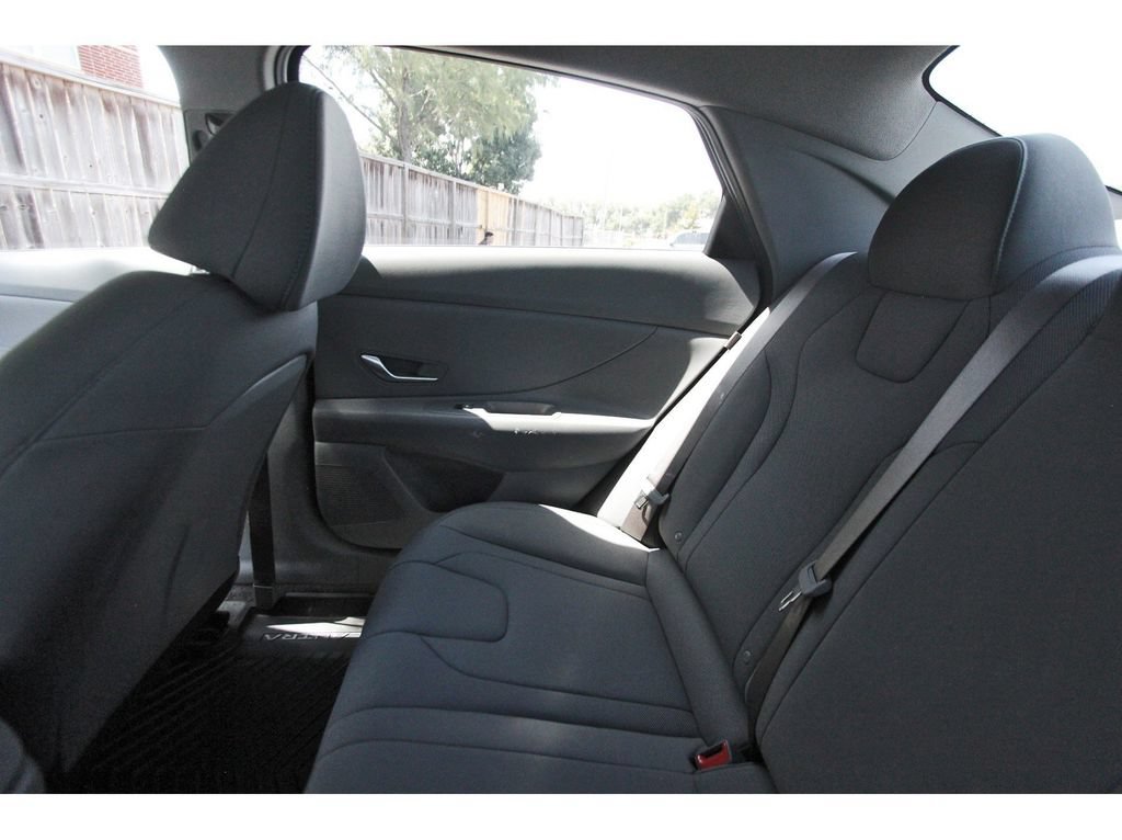 Certified 2026 Hyundai Elantra SE FWD image 12