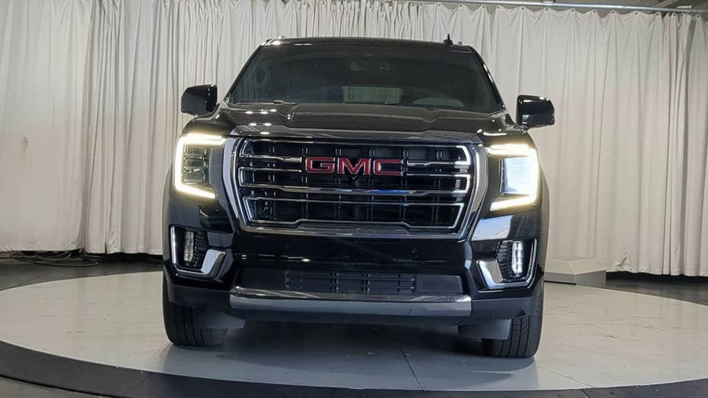 Used 2023 GMC Yukon SLT w/ SLT Premium Package AWD/4WD image 3