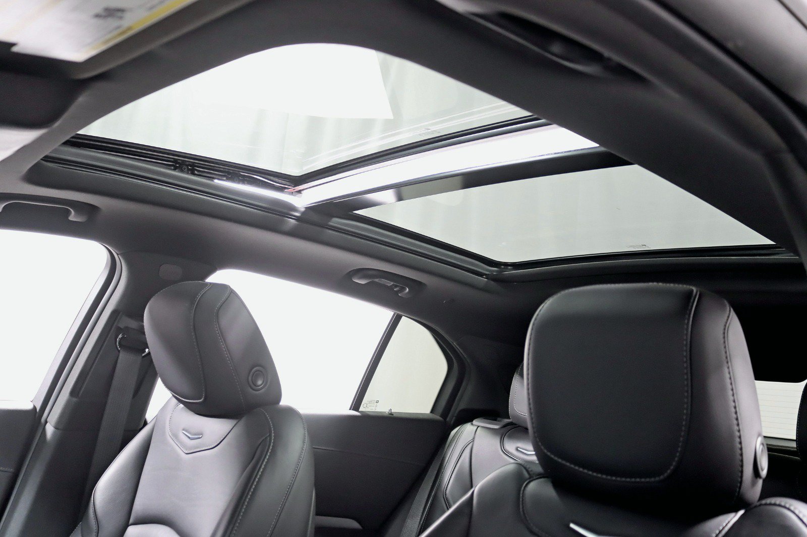 Used 2019 Cadillac XT4 Premium Luxury w/ Enhanced Visibility Package AWD/4WD image 31