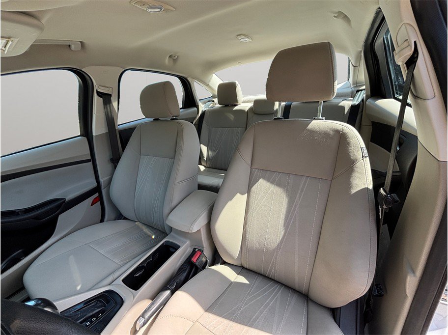 Used 2015 Ford Focus SE FWD image 14