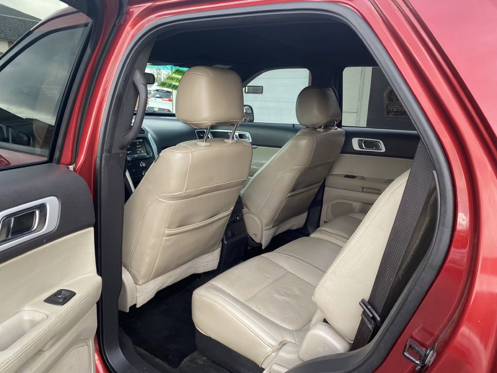 Used 2015 Ford Explorer XLT w/ Equipment Group 202A image 12