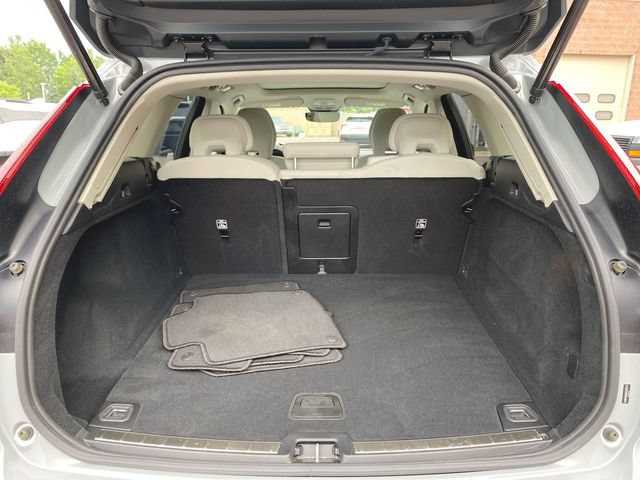 Used 2025 Volvo XC60 B5 Plus w/ Protection Package Premier AWD/4WD image 26