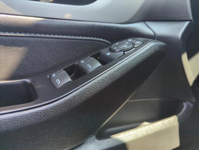 Used 2023 Chevrolet Traverse LT FWD image 24