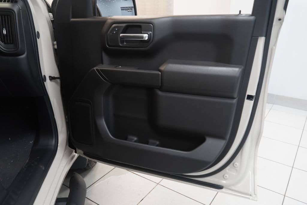 New 2026 Chevrolet Silverado 1500 Custom w/ Turbomax Blackout Package AWD/4WD image 24
