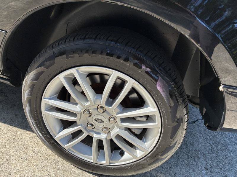 Used 2010 Land Rover Range Rover HSE AWD/4WD image 54