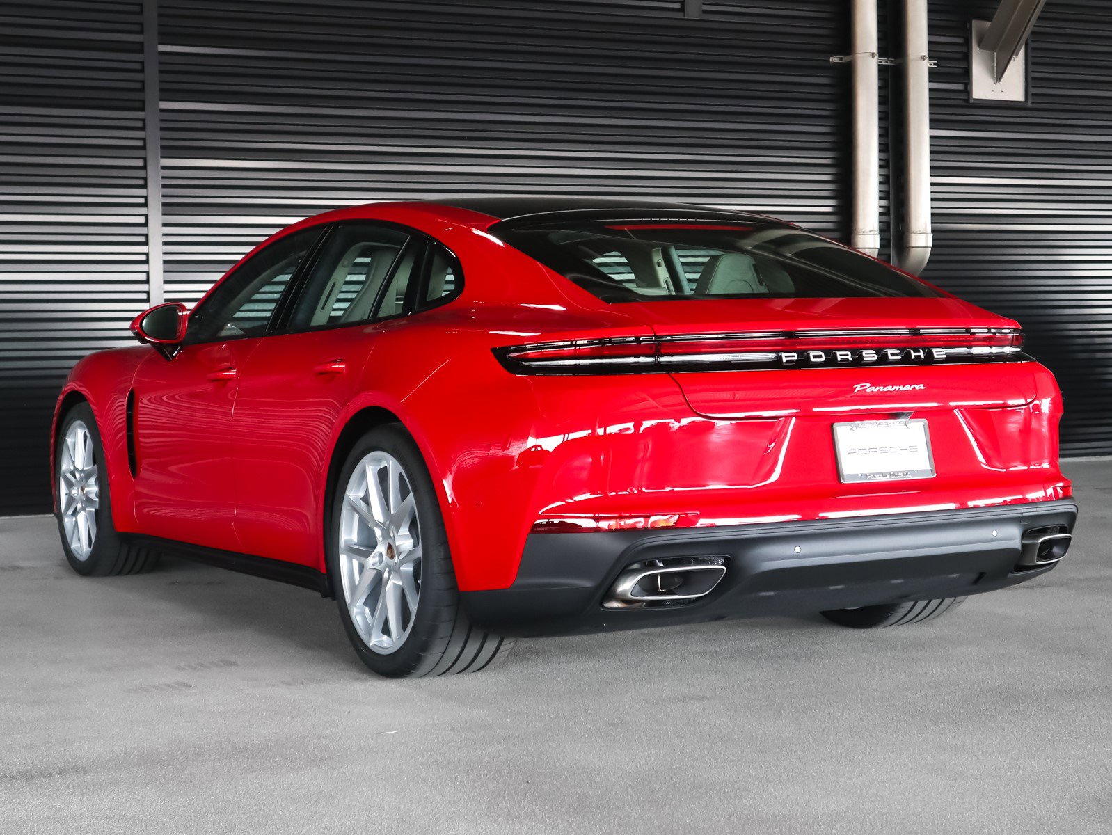 Used 2025 Porsche Panamera 4 image 3
