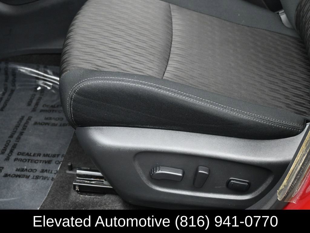 Used 2019 Nissan Rogue SV w/ Premium Package image 16