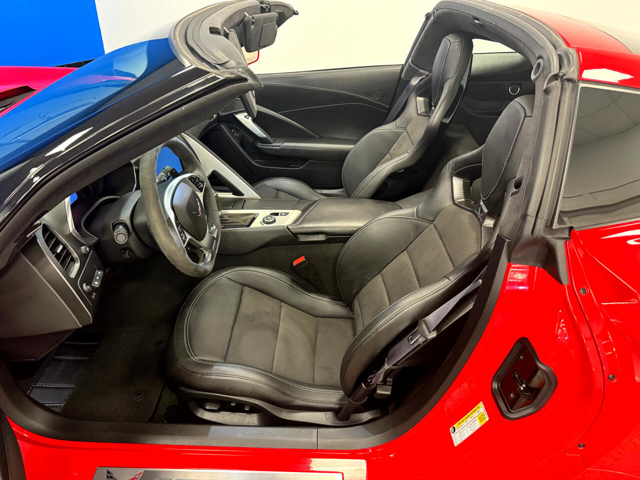 Used 2016 Chevrolet Corvette Z06 w/ 3LZ Preferred Equipment Group image 16