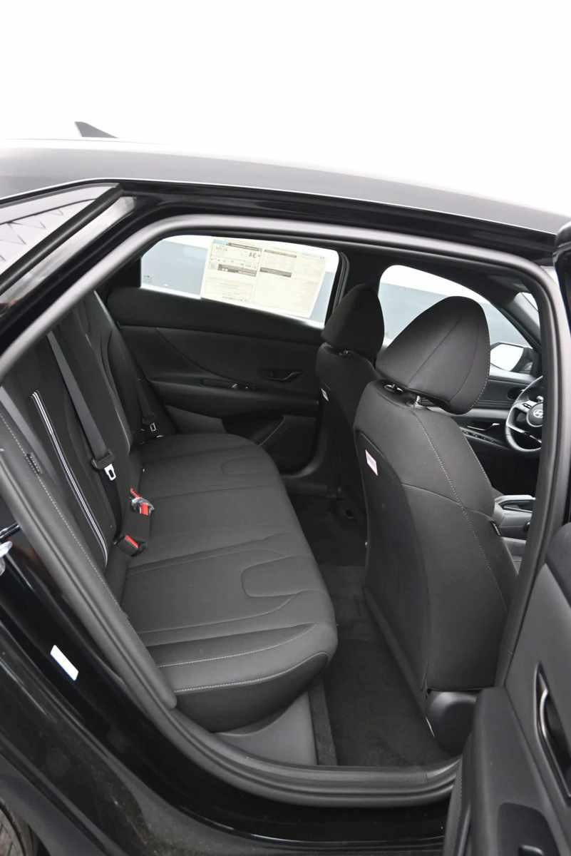 New 2026 Hyundai Elantra Sport FWD image 12