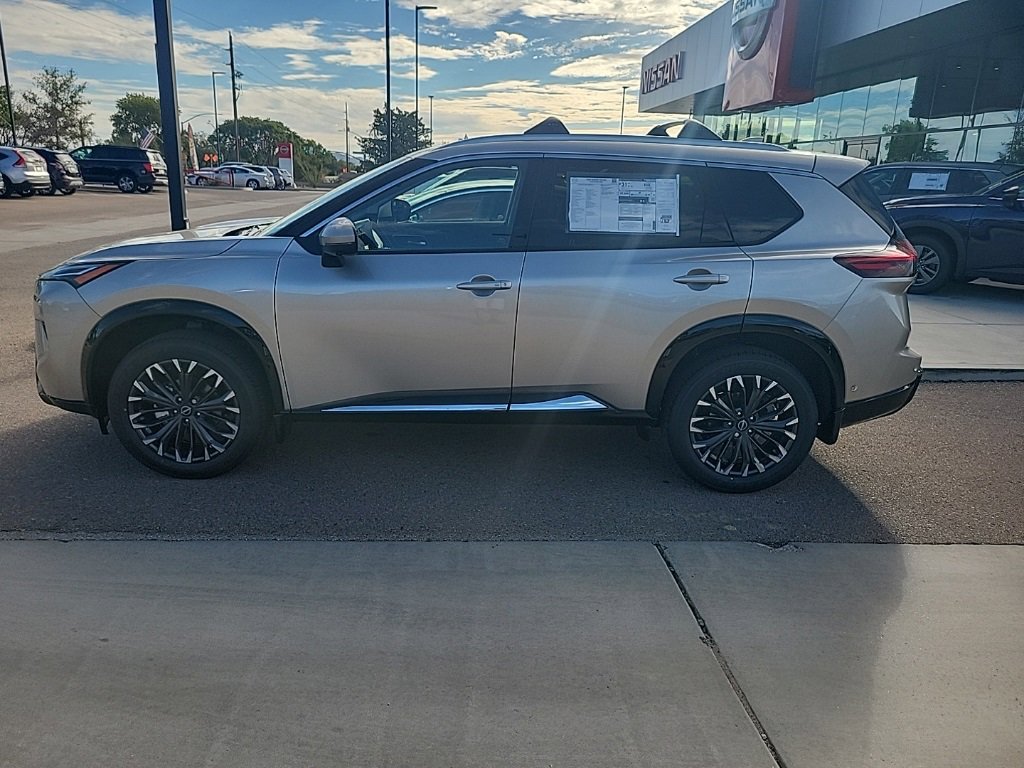 New 2026 Nissan Rogue Platinum image 4