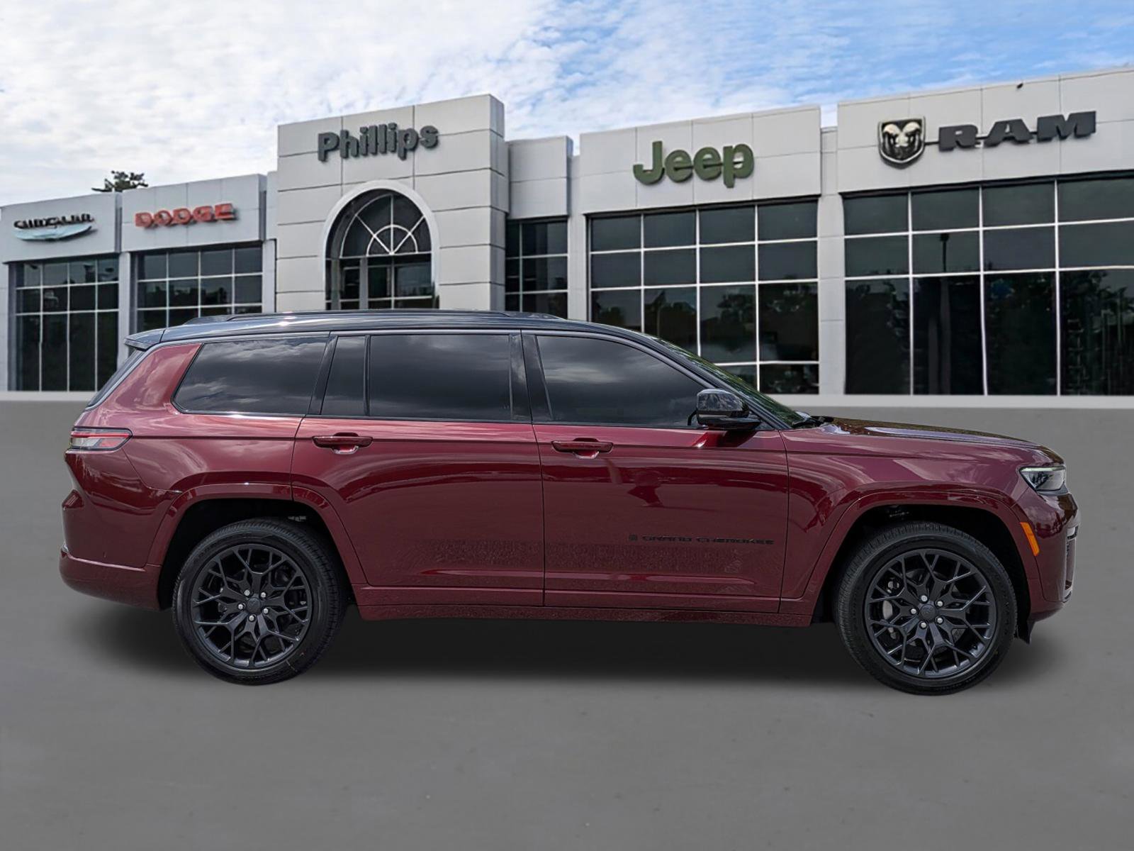 New 2026 Jeep Grand Cherokee L Summit w/ Obsidian Package AWD/4WD image 2
