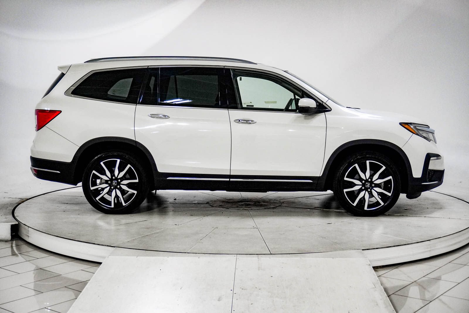 Used 2019 Honda Pilot Touring image 13