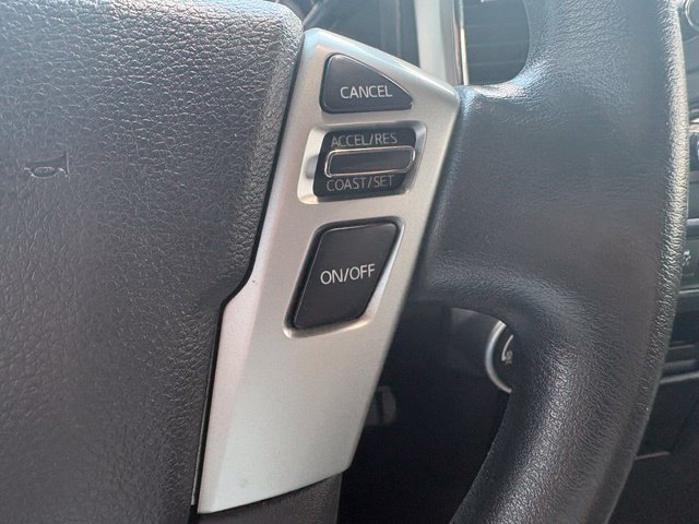 Used 2017 Nissan Titan SV AWD/4WD image 23