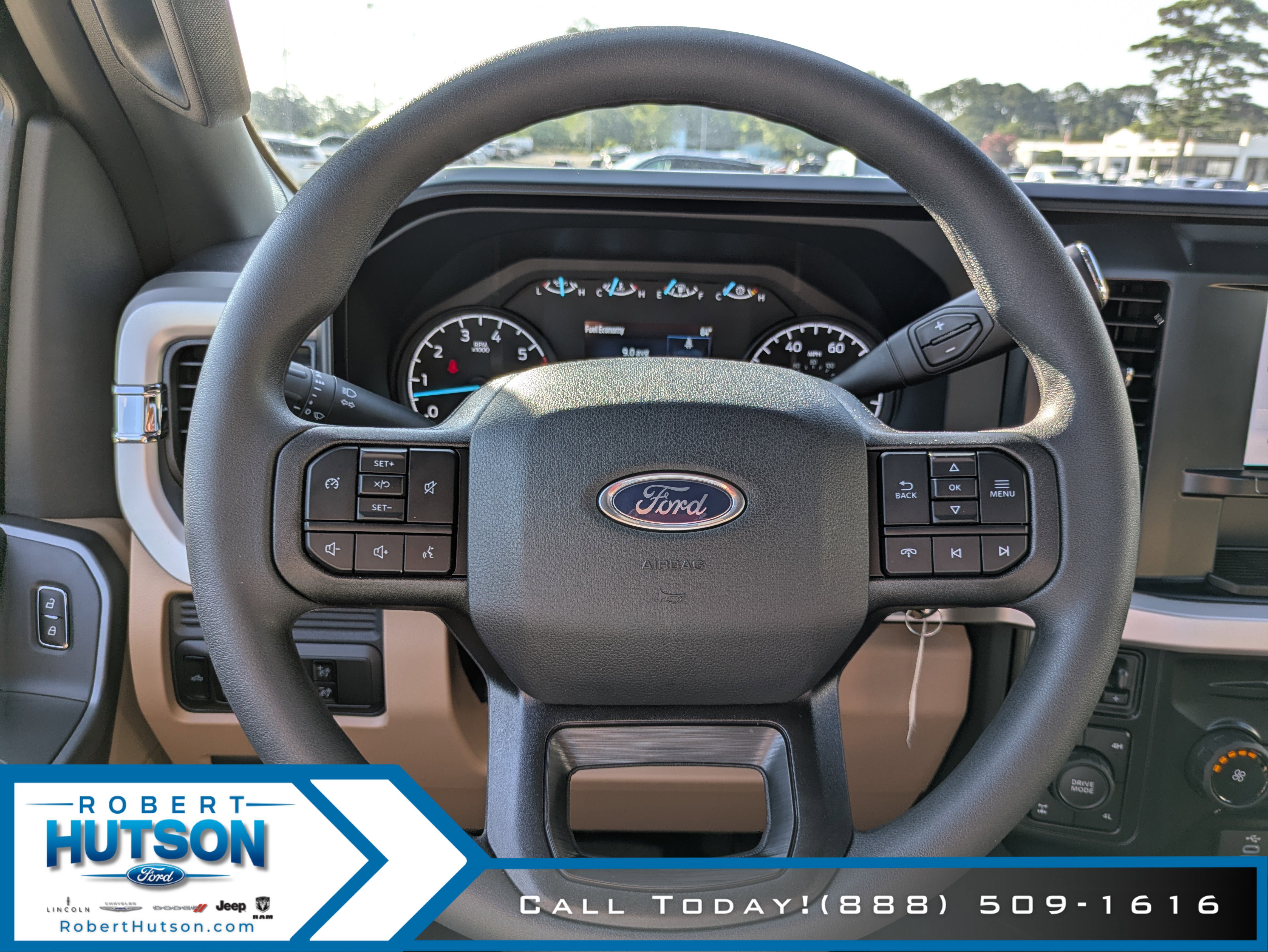 New 2025 Ford F350 XLT w/ FX4 Off-Road Package image 15