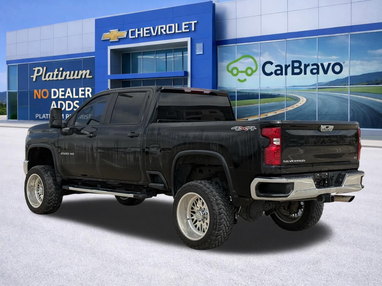 Used 2024 Chevrolet Silverado 2500 LT AWD/4WD image 5