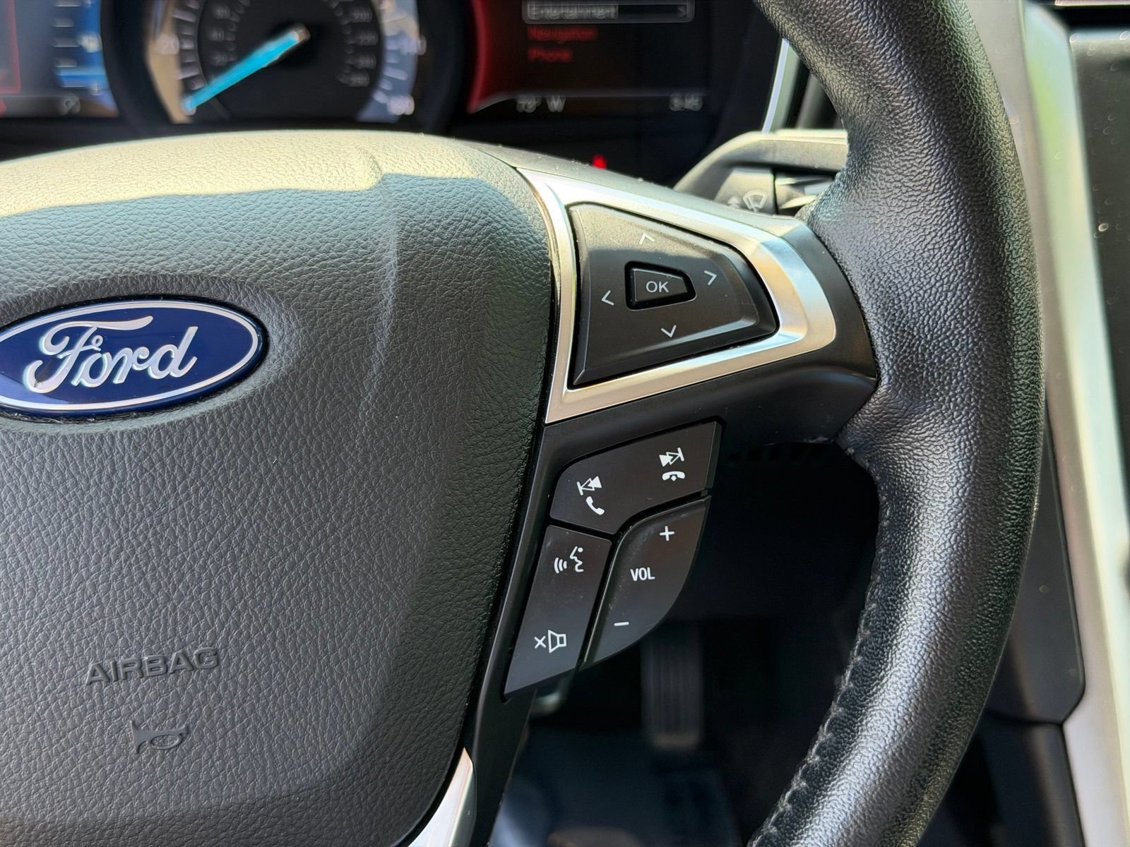 Used 2020 Ford Fusion SEL FWD image 18